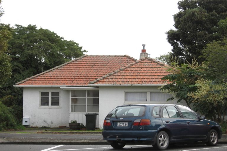 Photo of property in 21 Hinemoa Street, Paraparaumu, 5032