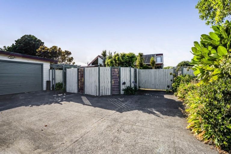 Photo of property in 8 Pohutukawa Drive, Opunake, 4616
