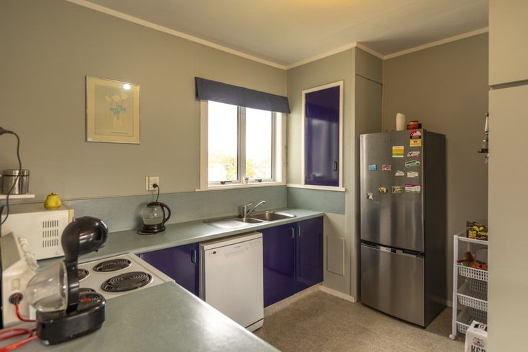 Photo of property in 16 Goodger Street, Waipukurau, 4200