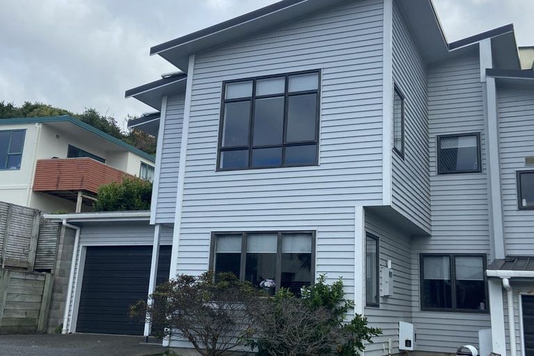 Photo of property in 6b Claverton Grove, Churton Park, Wellington, 6037