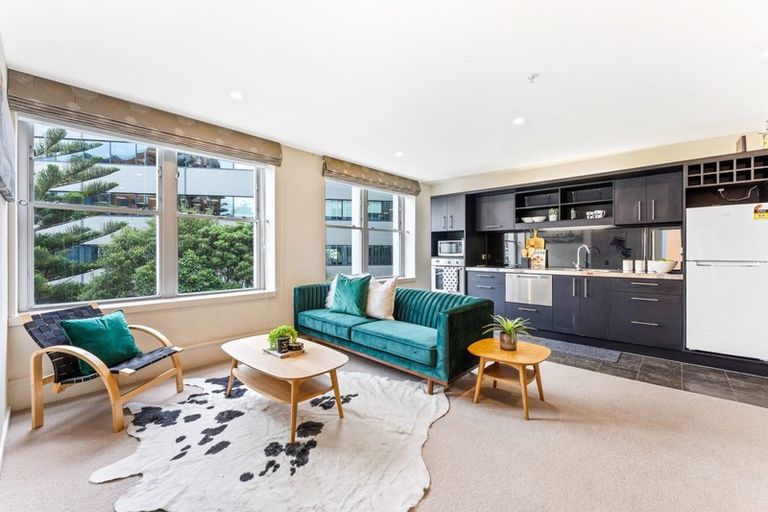 Photo of property in 2c/123 Molesworth Street, Thorndon, Wellington, 6011