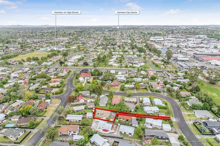 Photo of property in 49 Garland Drive, St Andrews, Hamilton, 3200