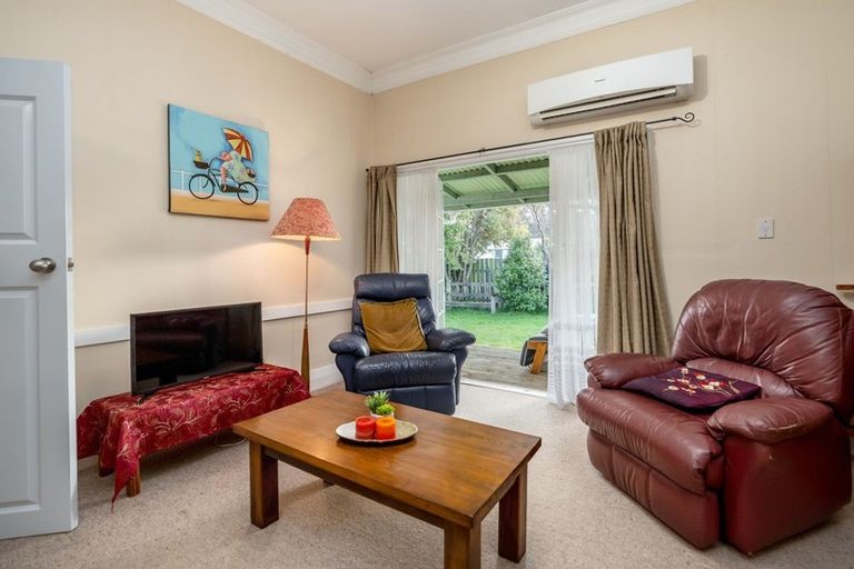 Photo of property in 1 Grey Street, Woodville, 4920