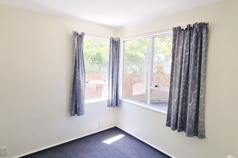 Photo of property in 66 Dominica Crescent, Grenada Village, Wellington, 6037