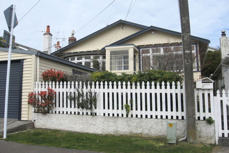 Photo of property in 11 Firth Terrace, Karori, Wellington, 6012