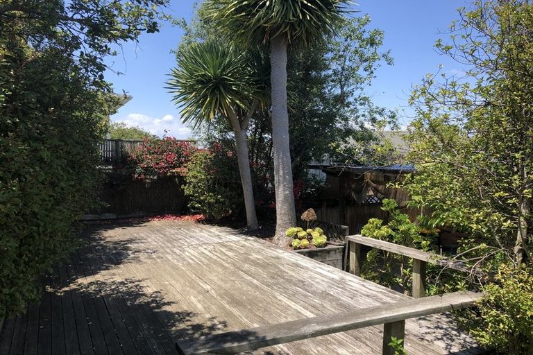 Photo of property in 71 Lynden Avenue, Hillcrest, Auckland, 0627