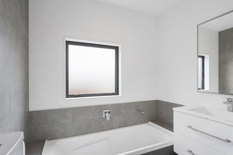 Photo of property in 10/58 Waltham Road, Sydenham, Christchurch, 8023