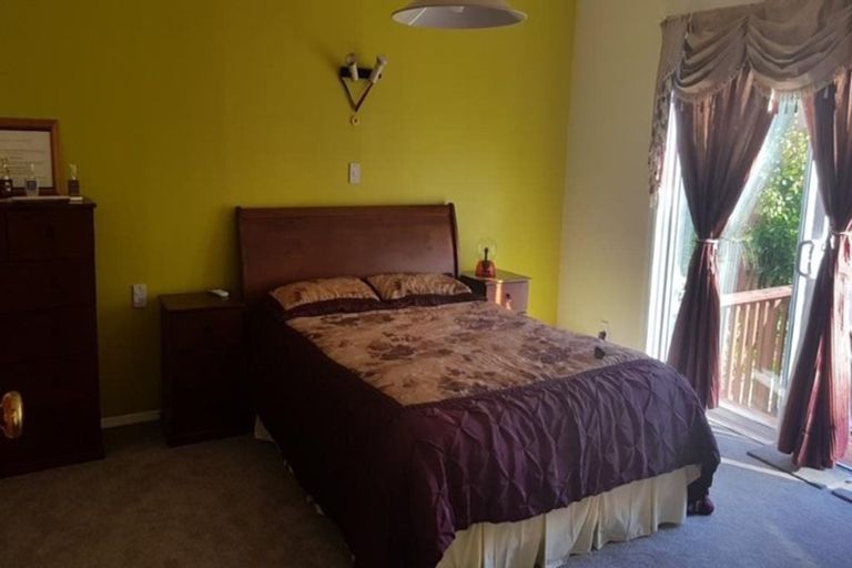 Photo of property in 11 Tui Terrace, Tawa, Wellington, 5028