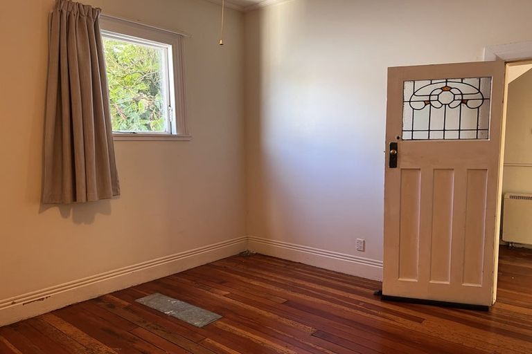 Photo of property in 37 Raroa Road, Kelburn, Wellington, 6012