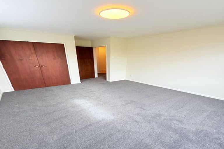 Photo of property in 2 Flint Way, Northland, Wellington, 6012