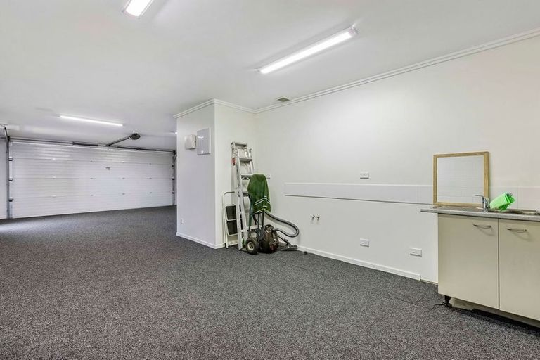 Photo of property in 69 De Luen Avenue, Tindalls Beach, Whangaparaoa, 0930