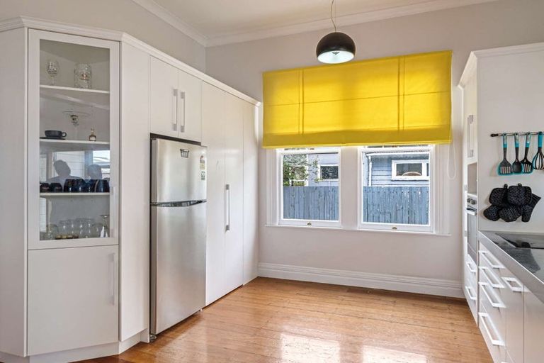 Photo of property in 11 Hurworth Place, College Estate, Whanganui, 4500