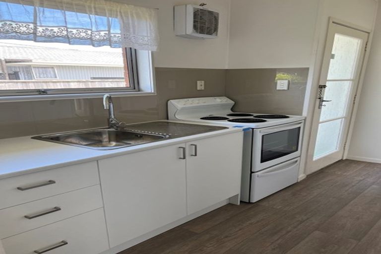 Photo of property in 1/17 Doment Crescent, Orewa, 0931