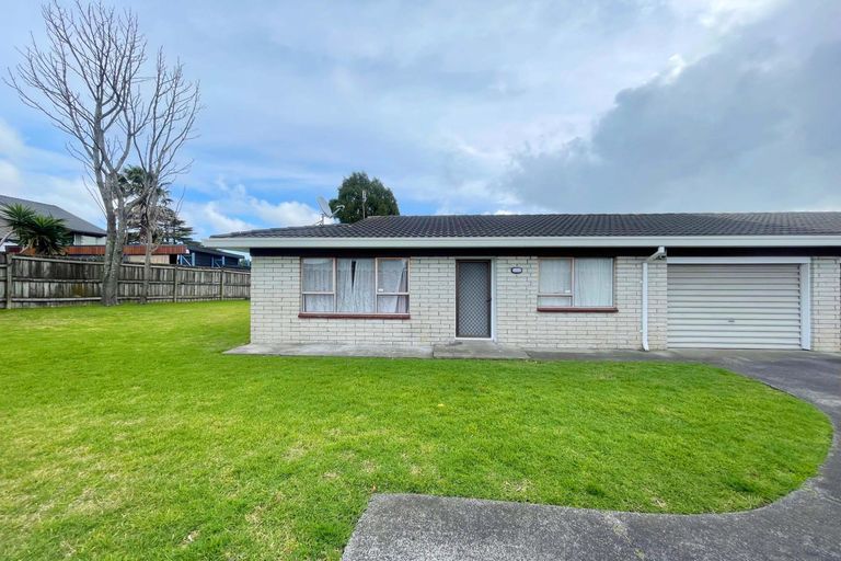 Photo of property in 18b Challen Close, Conifer Grove, Takanini, 2112