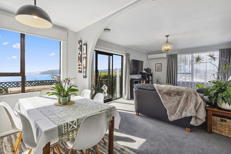 Photo of property in 5 Tikati View, Titahi Bay, Porirua, 5022