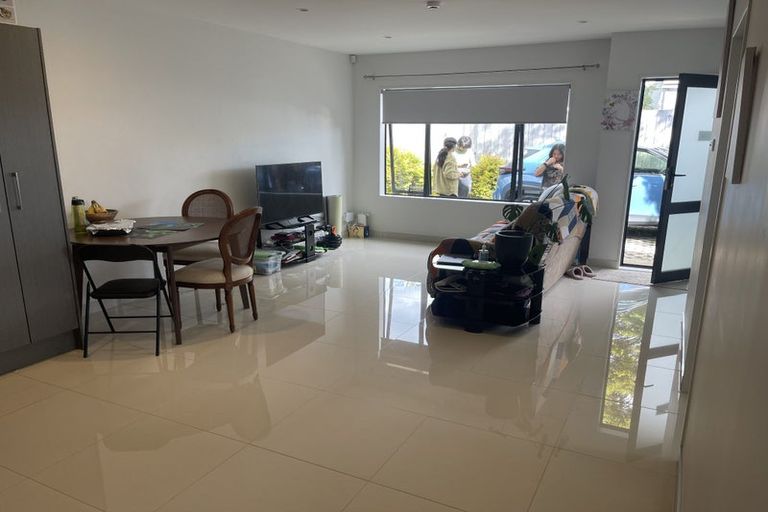 Photo of property in 15b Glendhu Road, Bayview, Auckland, 0629