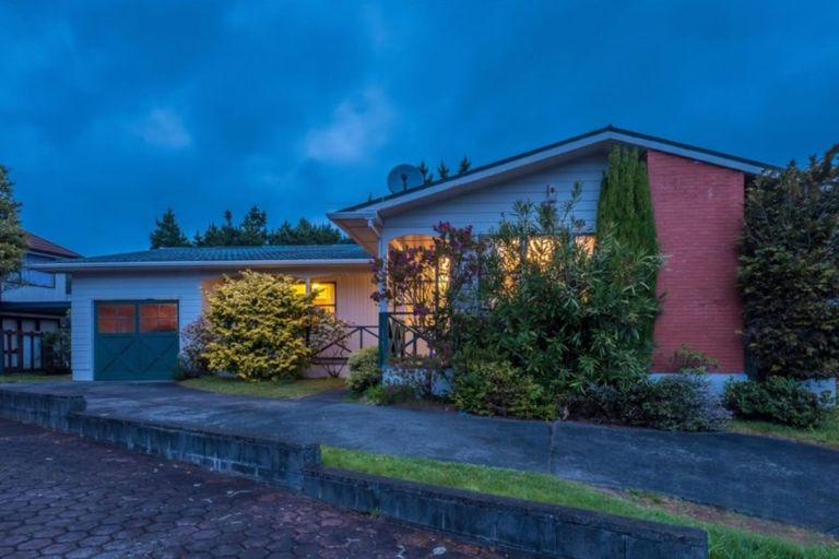 Photo of property in 34 Westview Grove, Miramar, Wellington, 6022