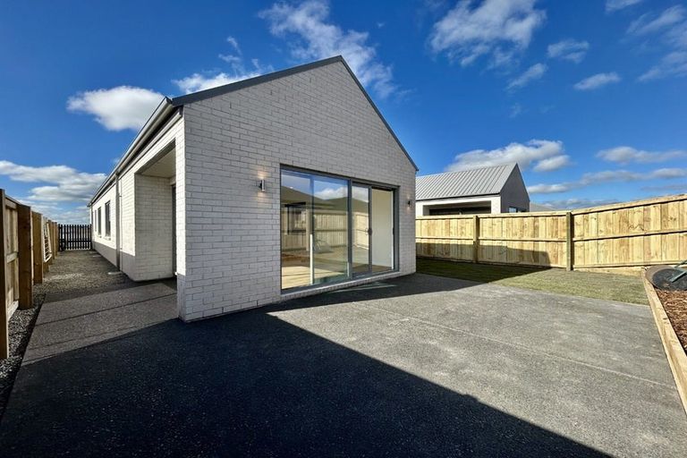 Photo of property in 8a Privet Way, Rolleston, 7614