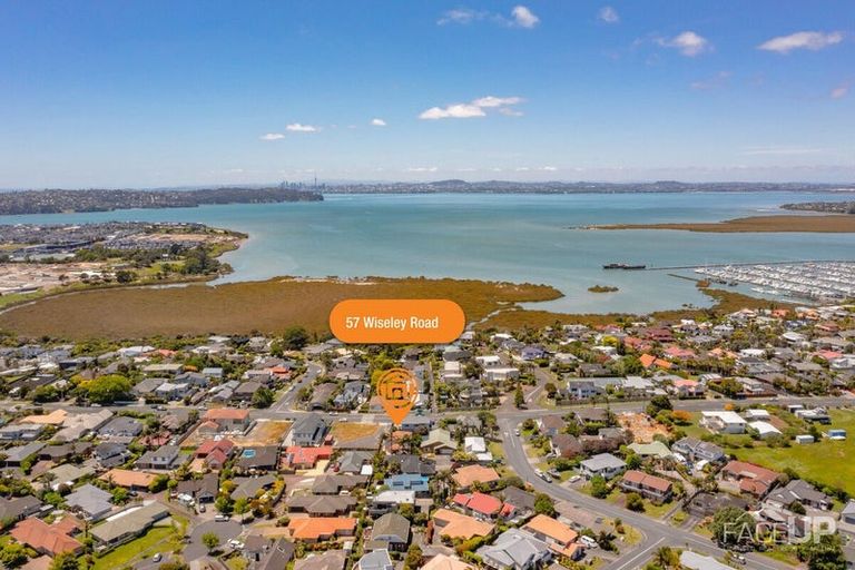 Photo of property in 57 Wiseley Road, West Harbour, Auckland, 0618