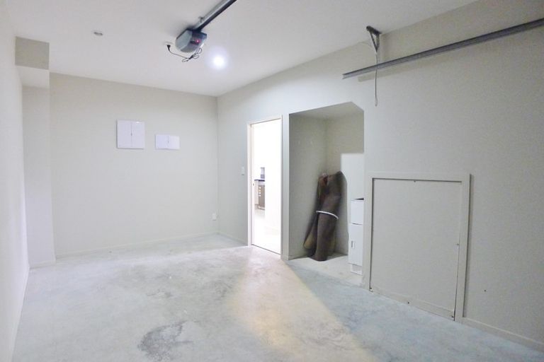 Photo of property in 9/45a Swanson Road, Henderson, Auckland, 0610