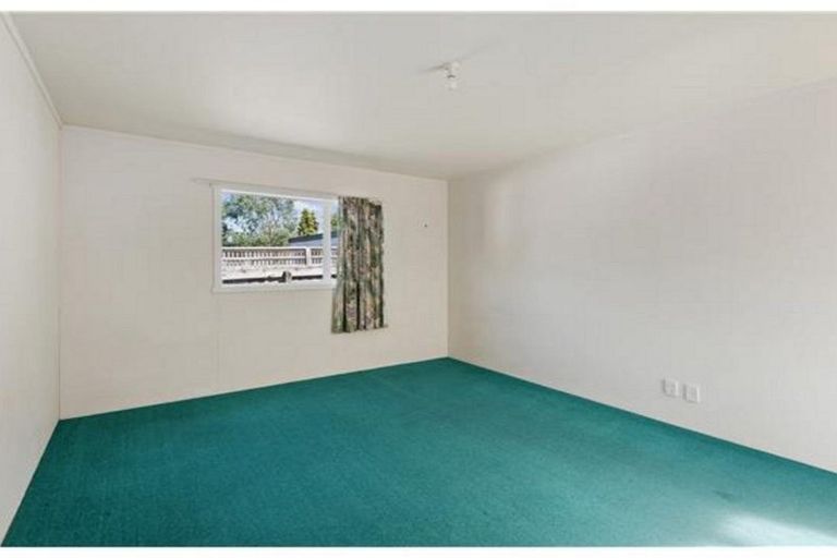 Photo of property in 34 Roche Avenue, Upper Riccarton, Christchurch, 8041