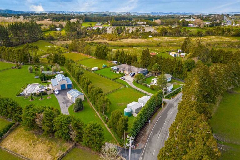 Photo of property in 278 Boord Crescent, Kumeu, 0891