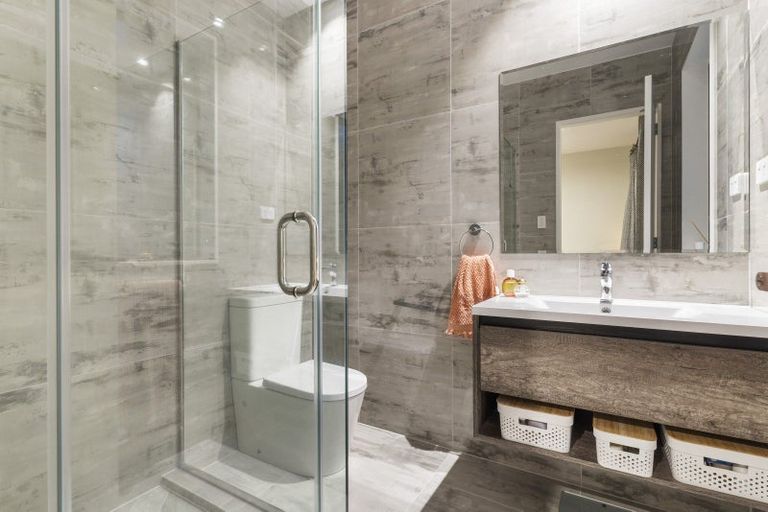 Photo of property in 14 Vinistra Road, Kumeu, 0810