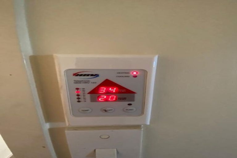 Photo of property in 19 Manuroa Road, Takanini, 2112