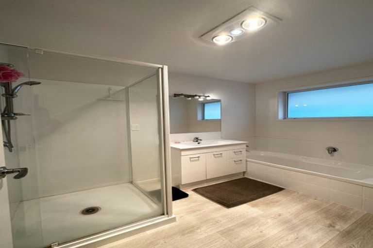 Photo of property in 242 Ballintoy Park Drive, Welcome Bay, Tauranga, 3175