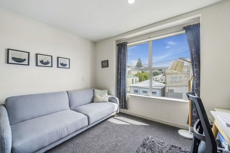 Photo of property in 2/21 Luxford Street, Berhampore, Wellington, 6023