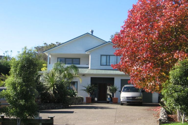 Photo of property in 69 Kaurilands Road, Titirangi, Auckland, 0604