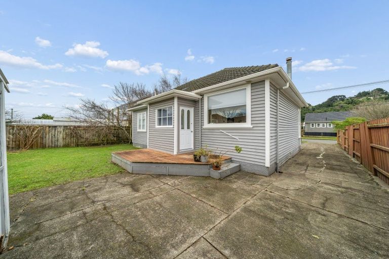 Photo of property in 34 Milne Crescent, Taita, Lower Hutt, 5011