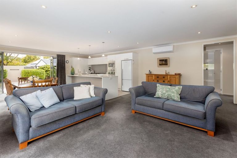 Photo of property in 10 Willowbrook Place, Fendalton, Christchurch, 8052