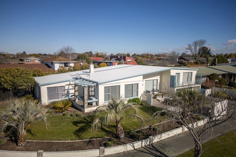 Photo of property in 7 Rosedale Place, Avonhead, Christchurch, 8042