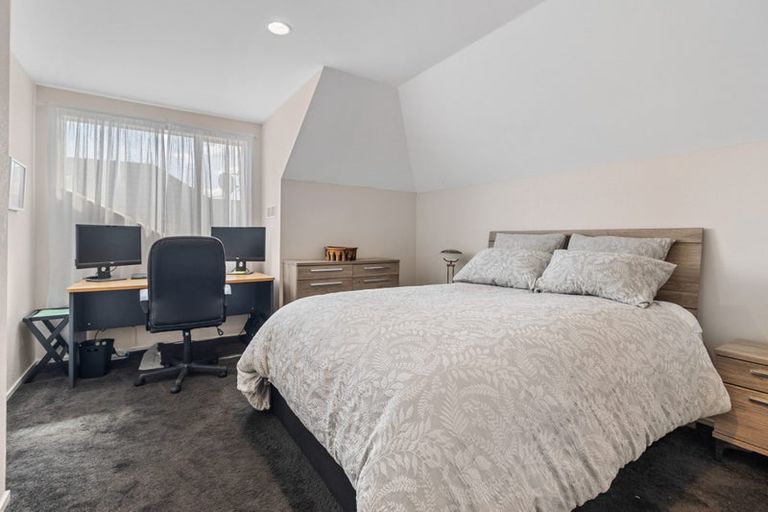 Photo of property in 17 Eaglemont Drive, East Tamaki Heights, Auckland, 2016