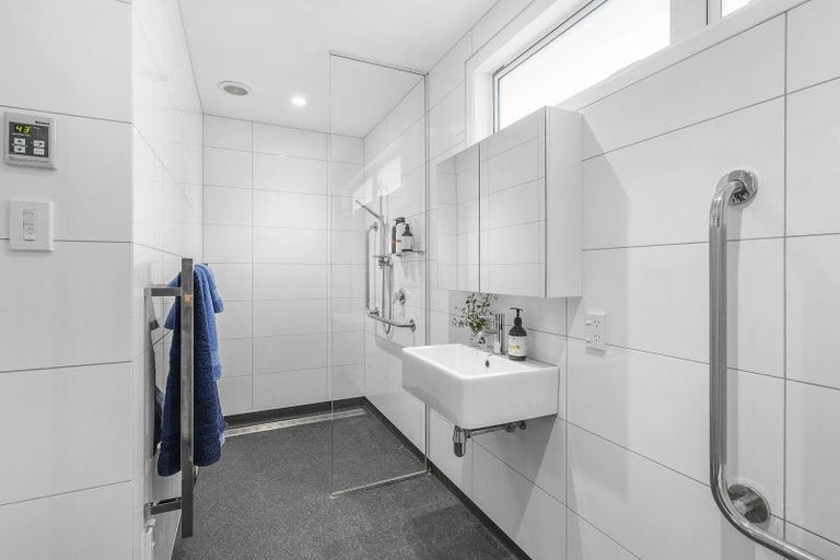 Photo of property in 11 Madison Place, Miramar, Wellington, 6022