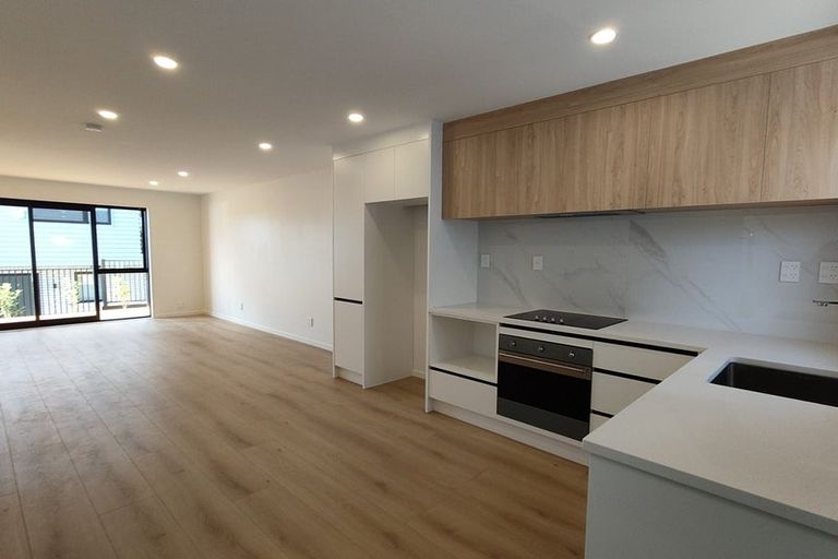 Photo of property in 1/7 Peverill Crescent, Papatoetoe, Auckland, 2025