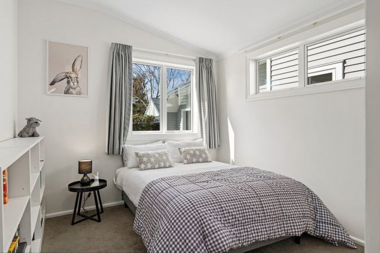 Photo of property in 90 Hawthorne Street, Strowan, Christchurch, 8052