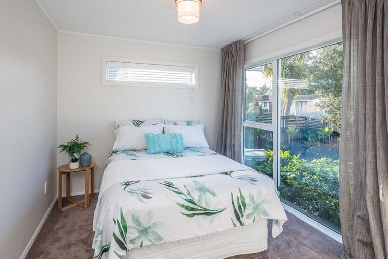 Photo of property in 9 Nugget Grove, Raumati Beach, Paraparaumu, 5032
