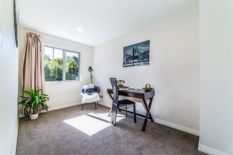 Photo of property in 102a Beach Road, Castor Bay, Auckland, 0620