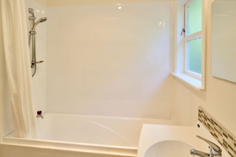 Photo of property in 6 Matai Street, Tawa, Wellington, 5028