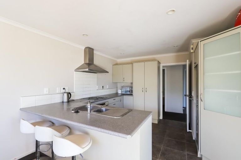 Photo of property in 11 Greenstone Place, Aotea, Porirua, 5024