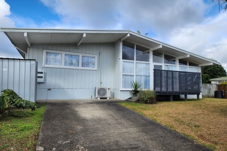 Photo of property in 15 Glen Norman Avenue, Henderson, Auckland, 0610