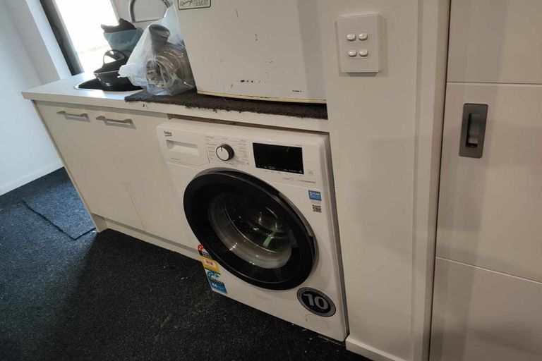 Photo of property in 25 Crossley Avenue, Woodend, 7610