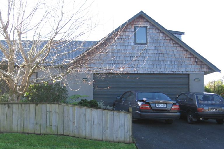 Photo of property in 4 Patsy O'hara Place, Swanson, Auckland, 0612