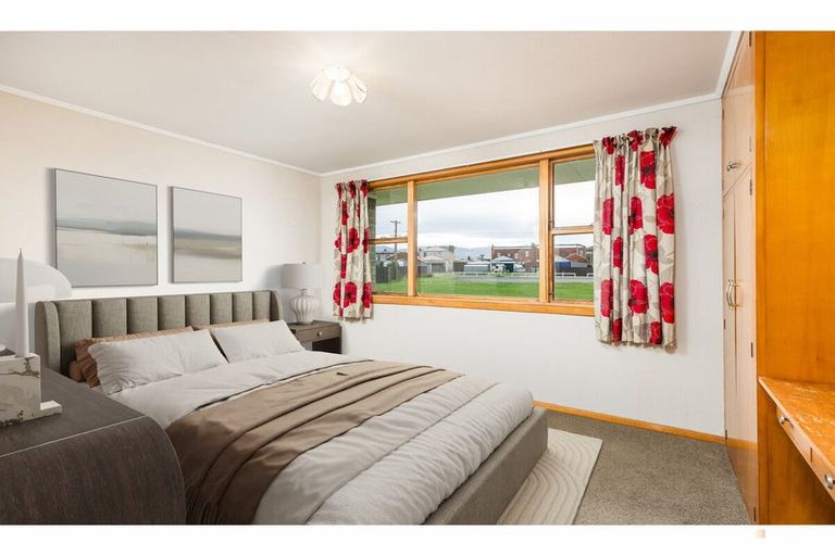 Photo of property in 2 Kennedy Crescent, Waimate, 7924