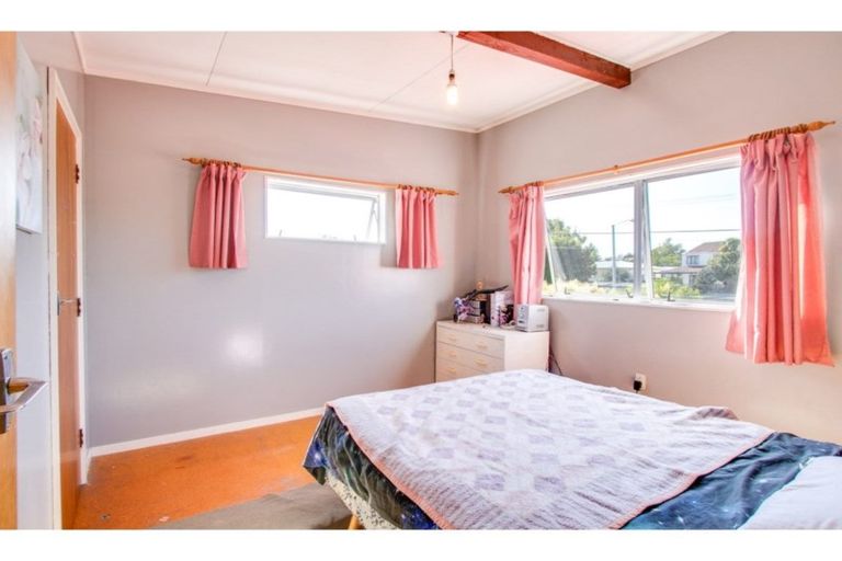 Photo of property in 68 Middle Road, Havelock North, 4130