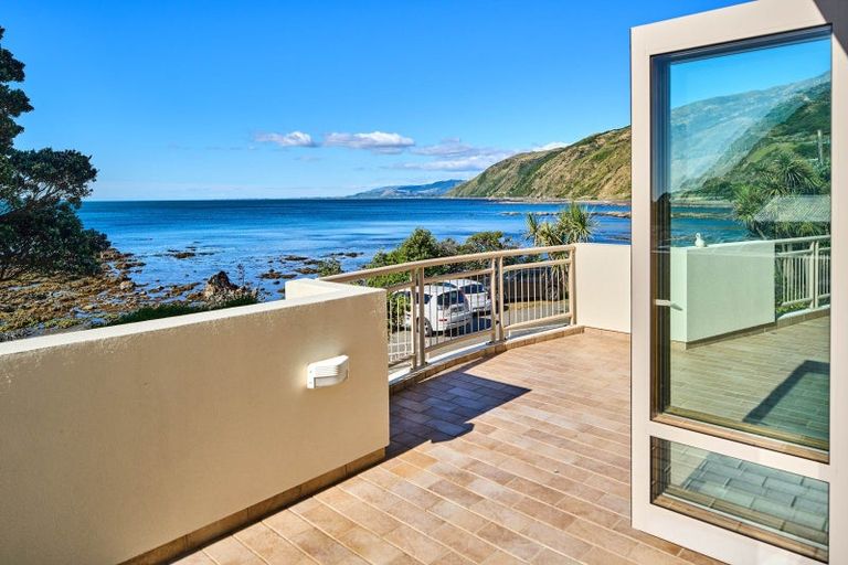 Photo of property in 3 Ocean Parade, Pukerua Bay, 5026