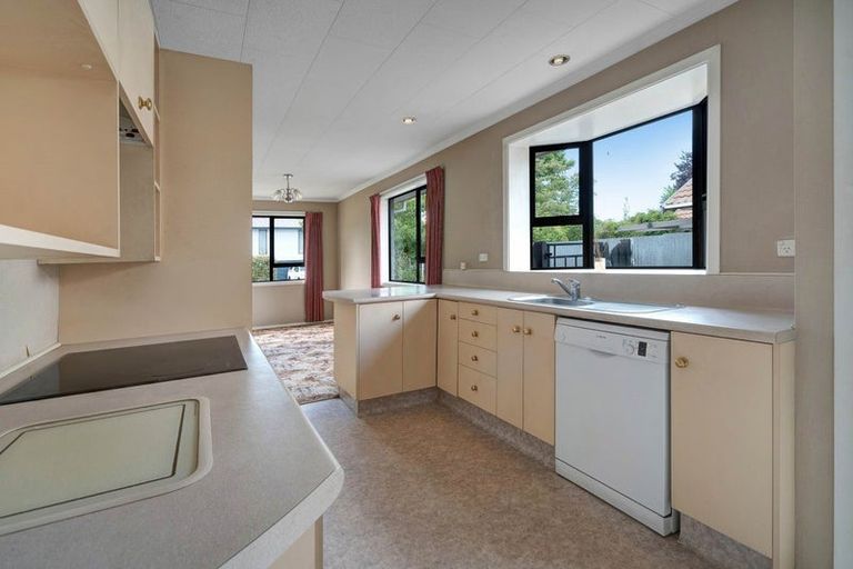 Photo of property in 92 Wingate Street, Redwood, Christchurch, 8051