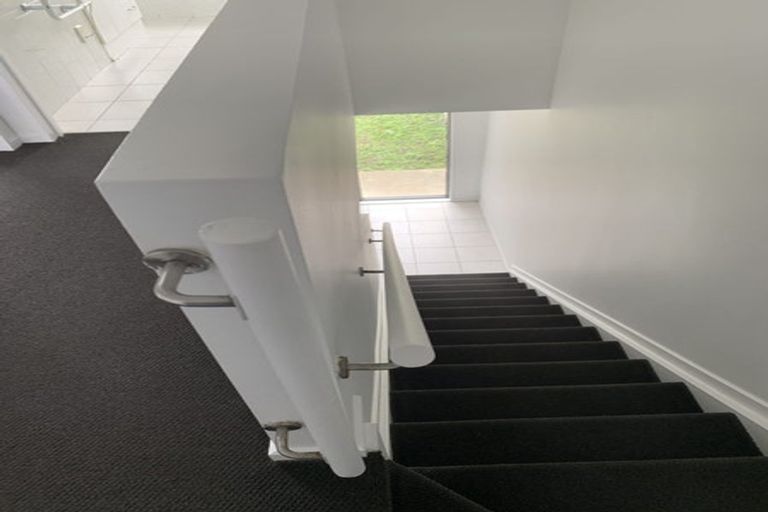 Photo of property in 25/3 Hulme Place, Henderson, Auckland, 0612